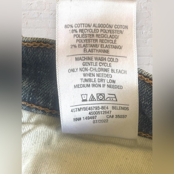 Joe's Jeans High Rise Wide Leg Raw Hem Blue Denim Distressed Belenos Wash Sz 26 - Picture 8 of 8